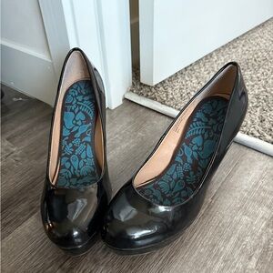 Elegant Black Women's Pumps